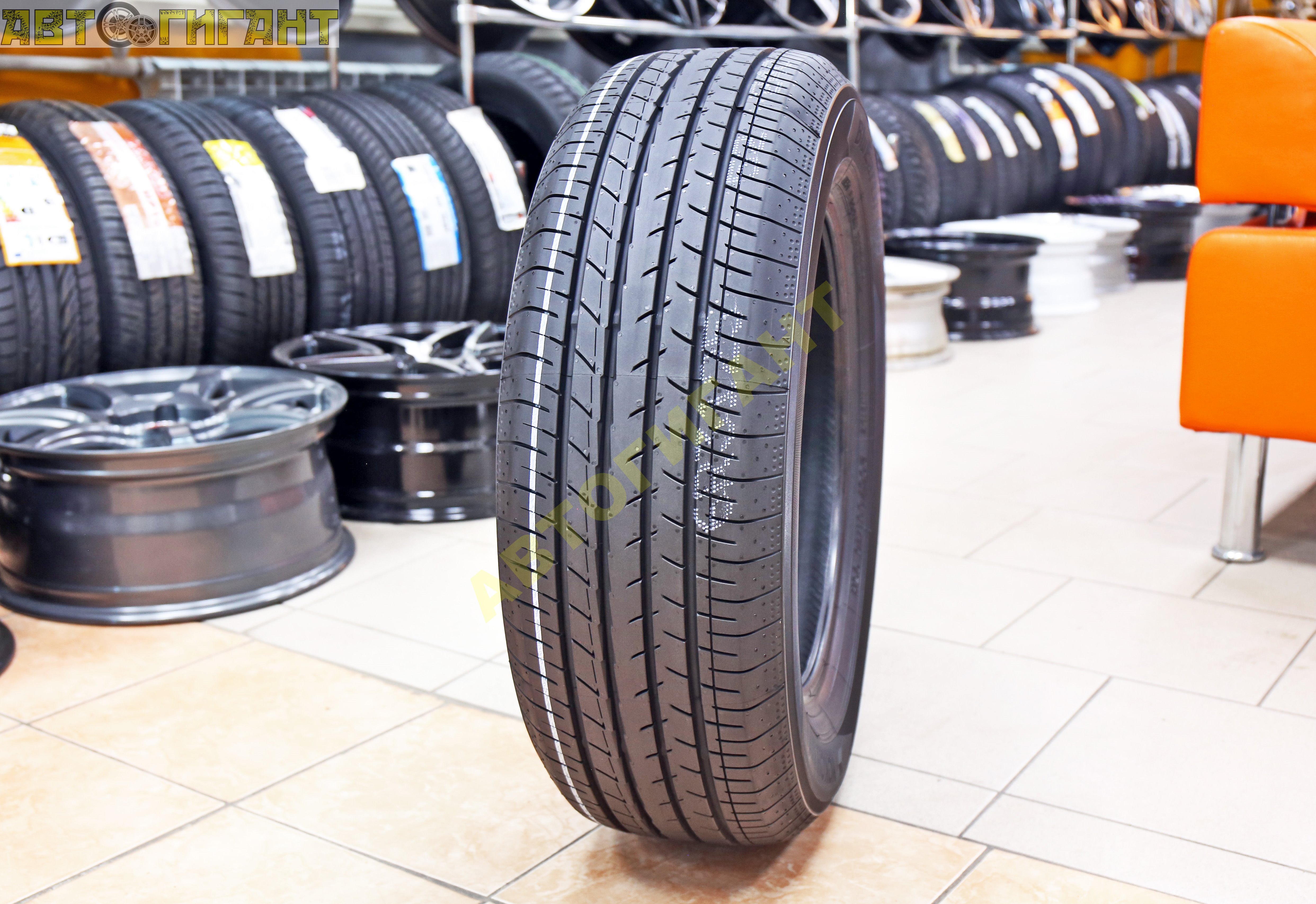 215/60R16 (BluEarth-GT AE-51) а/шина Yokohama 99V лето купить в Барнауле и  Бийске